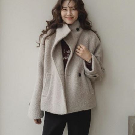 A variety of Dongdaemum Women’s Coats & Jackets, reflecting the sophistication of Korean fashion.