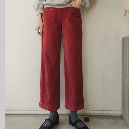 Dongdaemum Women’s Pants, a testament to the elegance and quality of wholesale Korean fashion.