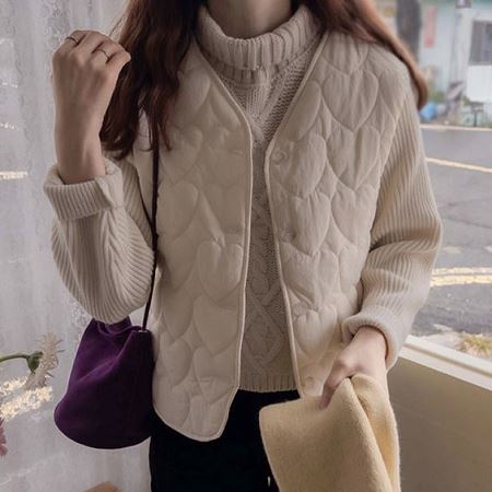 Dongdaemum Women’s Coats & Jackets, a testament to the elegance and quality of wholesale Korean fashion.