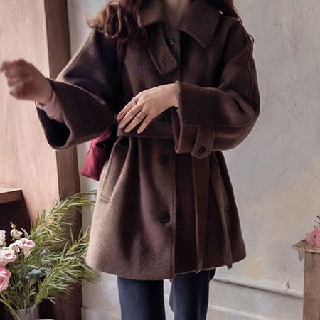 Dongdaemum Women’s Coats & Jackets, a testament to the elegance and quality of wholesale Korean fashion.