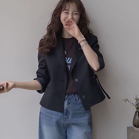 A variety of Dongdaemum Women’s Coats & Jackets, reflecting the sophistication of Korean fashion.