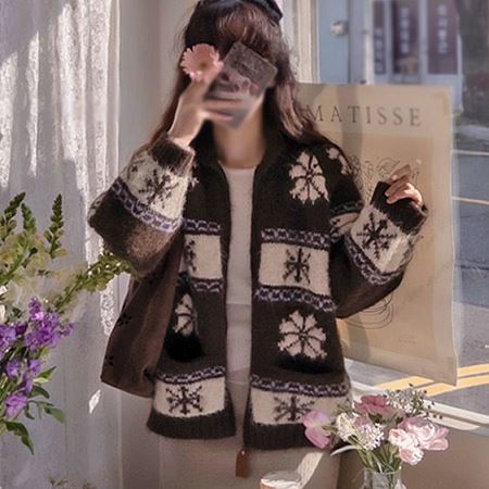 Dongdaemum Women’s Coats & Jackets, a testament to the elegance and quality of wholesale Korean fashion.
