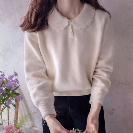 Dongdaemum Women’s Shirts, Tops & T-Shirts, a testament to the elegance and quality of wholesale Korean fashion.