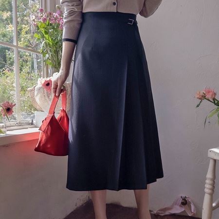 A collection of Dongdaemum Women’s Dresses, encapsulating the charm of Korean fashion.