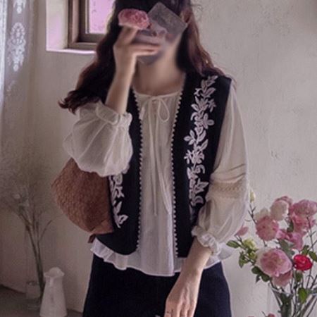 A variety of Dongdaemum Women’s Coats & Jackets, reflecting the sophistication of Korean fashion.