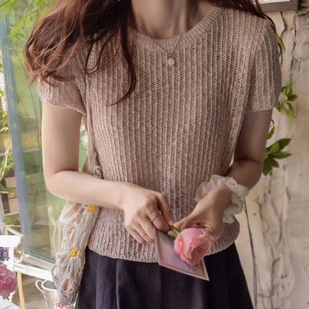 Dongdaemum Women’s Shirts, Tops & T-Shirts, a testament to the elegance and quality of wholesale Korean fashion.