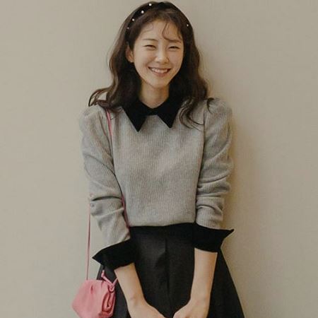 Dongdaemum Women’s Shirts, Tops & T-Shirts, a testament to the elegance and quality of wholesale Korean fashion.