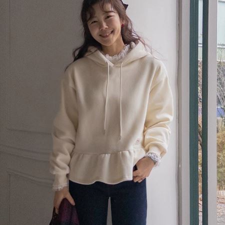 Dongdaemum Women’s Shirts, Tops & T-Shirts, a testament to the elegance and quality of wholesale Korean fashion.
