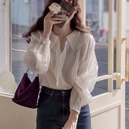 Dongdaemum Women’s Shirts, Tops & T-Shirts, a testament to the elegance and quality of wholesale Korean fashion.