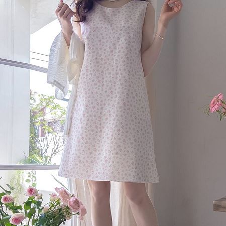 A collection of Dongdaemum Women’s Dresses, encapsulating the charm of Korean fashion.