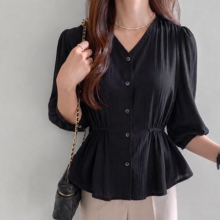 Dongdaemum Women’s Shirts, Tops & T-Shirts, a testament to the elegance and quality of wholesale Korean fashion.