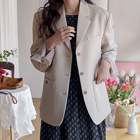 A variety of Dongdaemum Women’s Coats & Jackets, reflecting the sophistication of Korean fashion.