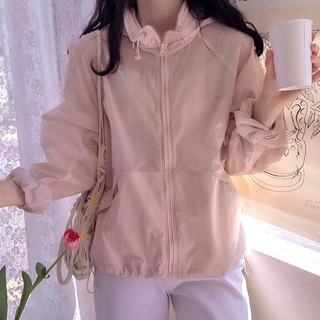 Dongdaemum Women’s Coats & Jackets, a testament to the elegance and quality of wholesale Korean fashion.