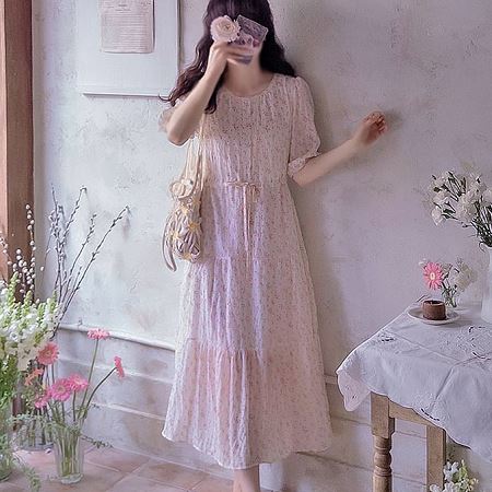 Dongdaemum Women’s Dresses, a testament to the elegance and quality of wholesale Korean fashion.