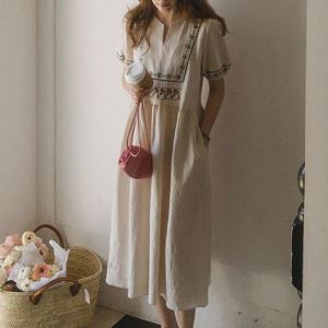 Dongdaemum Women’s Dresses, a testament to the elegance and quality of wholesale Korean fashion.