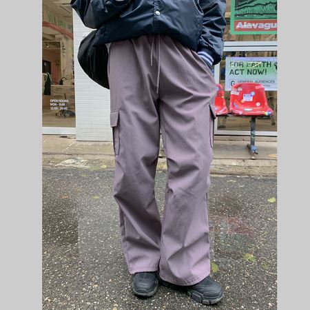 Dongdaemum Women’s Pants, a testament to the elegance and quality of wholesale Korean fashion.