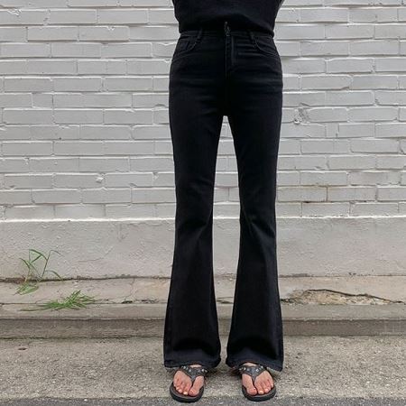 Dongdaemum Women’s Pants, a testament to the elegance and quality of wholesale Korean fashion.