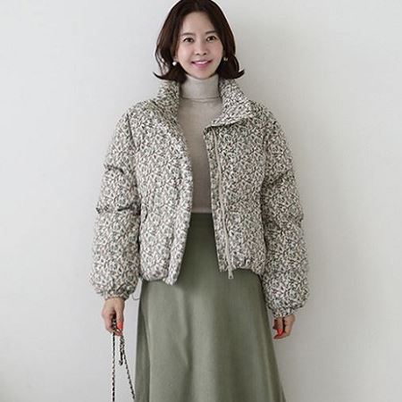 A variety of Dongdaemum Women’s Coats & Jackets, reflecting the sophistication of Korean fashion.