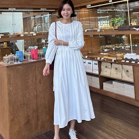 A collection of Dongdaemum Women’s Dresses, encapsulating the charm of Korean fashion.