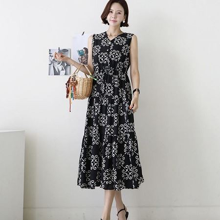 Dongdaemum Women’s Dresses, a testament to the elegance and quality of wholesale Korean fashion.