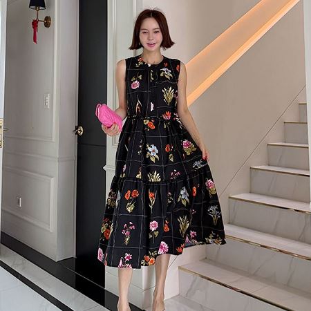 Dongdaemum Women’s Dresses, a testament to the elegance and quality of wholesale Korean fashion.