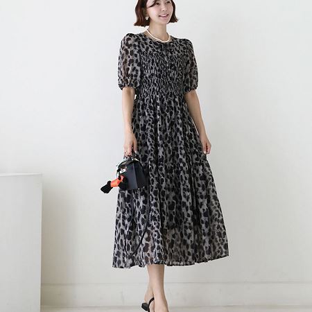 A collection of Dongdaemum Women’s Dresses, encapsulating the charm of Korean fashion.