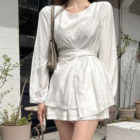 Dongdaemum Women’s One-Pieces, a testament to the elegance and quality of wholesale Korean fashion.