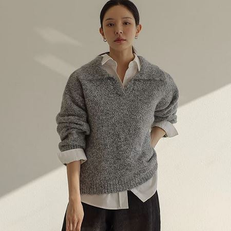Dongdaemum Women’s Shirts, Tops & T-Shirts, a testament to the elegance and quality of wholesale Korean fashion.