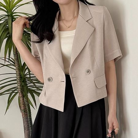 Dongdaemum Women’s Coats & Jackets, a testament to the elegance and quality of wholesale Korean fashion.