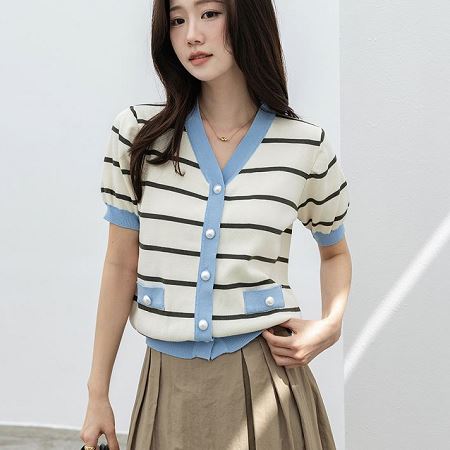 Dongdaemum Women’s Coats & Jackets, a testament to the elegance and quality of wholesale Korean fashion.