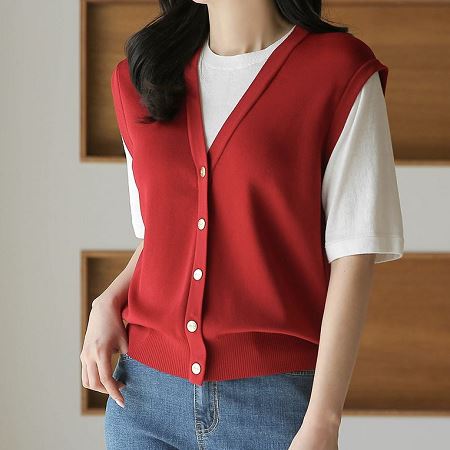 Dongdaemum Women’s Coats & Jackets, a testament to the elegance and quality of wholesale Korean fashion.