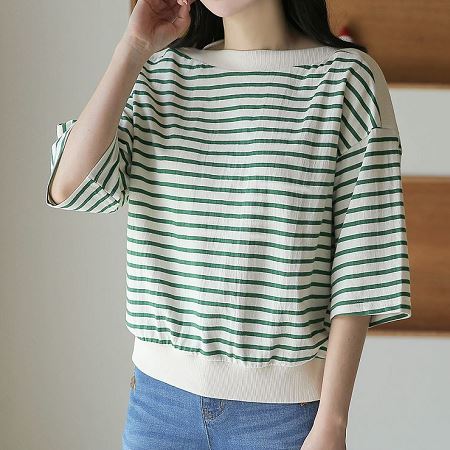 Dongdaemum Women’s Shirts, Tops & T-Shirts, a testament to the elegance and quality of wholesale Korean fashion.