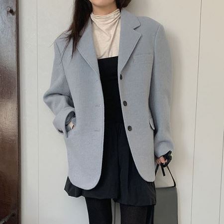 Dongdaemum Women’s Coats & Jackets, a testament to the elegance and quality of wholesale Korean fashion.