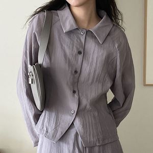 Dongdaemum Women’s Shirts, Tops & T-Shirts, a testament to the elegance and quality of wholesale Korean fashion.