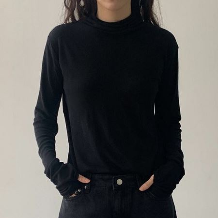 Dongdaemum Women’s Shirts, Tops & T-Shirts, a testament to the elegance and quality of wholesale Korean fashion.