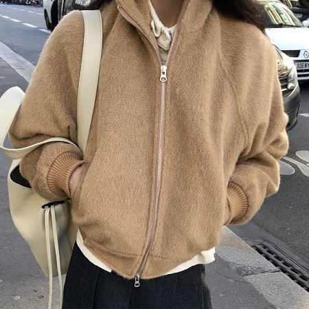 Dongdaemum Women’s Coats & Jackets, a testament to the elegance and quality of wholesale Korean fashion.