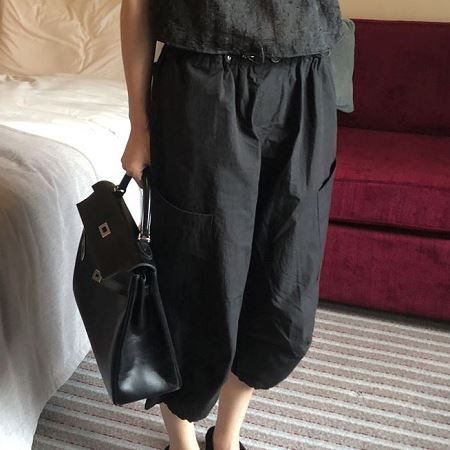 Dongdaemum Women’s Pants, a testament to the elegance and quality of wholesale Korean fashion.