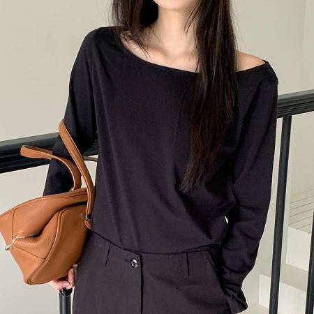 Dongdaemum Women’s Shirts, Tops & T-Shirts, a testament to the elegance and quality of wholesale Korean fashion.