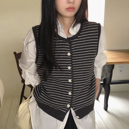 A variety of Dongdaemum Women’s Coats & Jackets, reflecting the sophistication of Korean fashion.