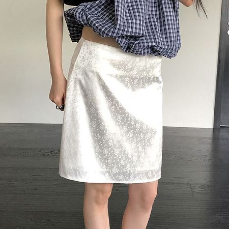 A collection of Dongdaemum Women’s Dresses, encapsulating the charm of Korean fashion.