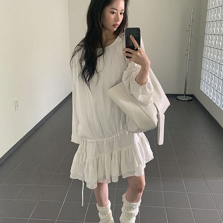 Dongdaemum Women’s Dresses, a testament to the elegance and quality of wholesale Korean fashion.