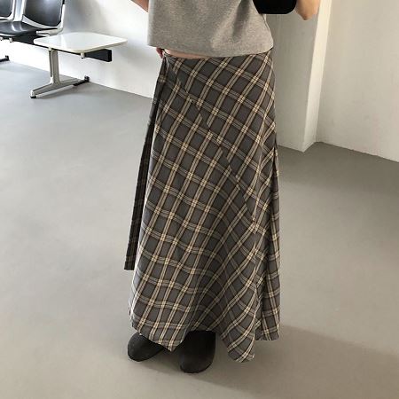 A collection of Dongdaemum Women’s Dresses, encapsulating the charm of Korean fashion.
