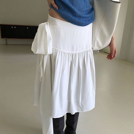 A collection of Dongdaemum Women’s Dresses, encapsulating the charm of Korean fashion.