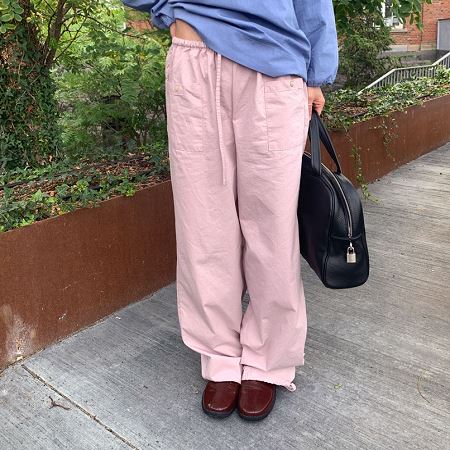 Dongdaemum Women’s Pants, a testament to the elegance and quality of wholesale Korean fashion.