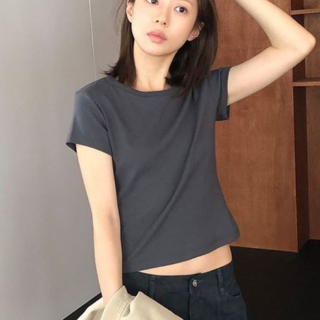 Dongdaemum Women’s Shirts, Tops & T-Shirts, a testament to the elegance and quality of wholesale Korean fashion.