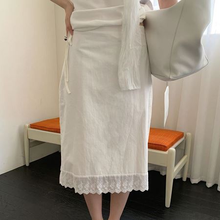 A collection of Dongdaemum Women’s Dresses, encapsulating the charm of Korean fashion.
