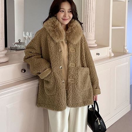 A variety of Dongdaemum Women’s Coats & Jackets, reflecting the sophistication of Korean fashion.