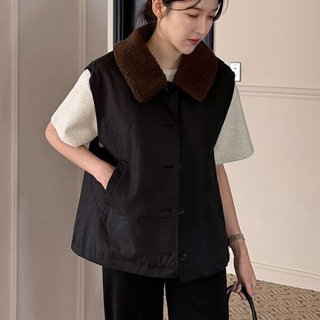 A variety of Dongdaemum Women’s Coats & Jackets, reflecting the sophistication of Korean fashion.