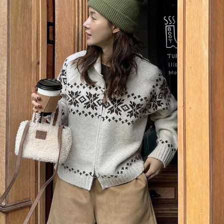 A variety of Dongdaemum Women’s Coats & Jackets, reflecting the sophistication of Korean fashion.