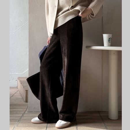 Dongdaemum Women’s Pants, a testament to the elegance and quality of wholesale Korean fashion.